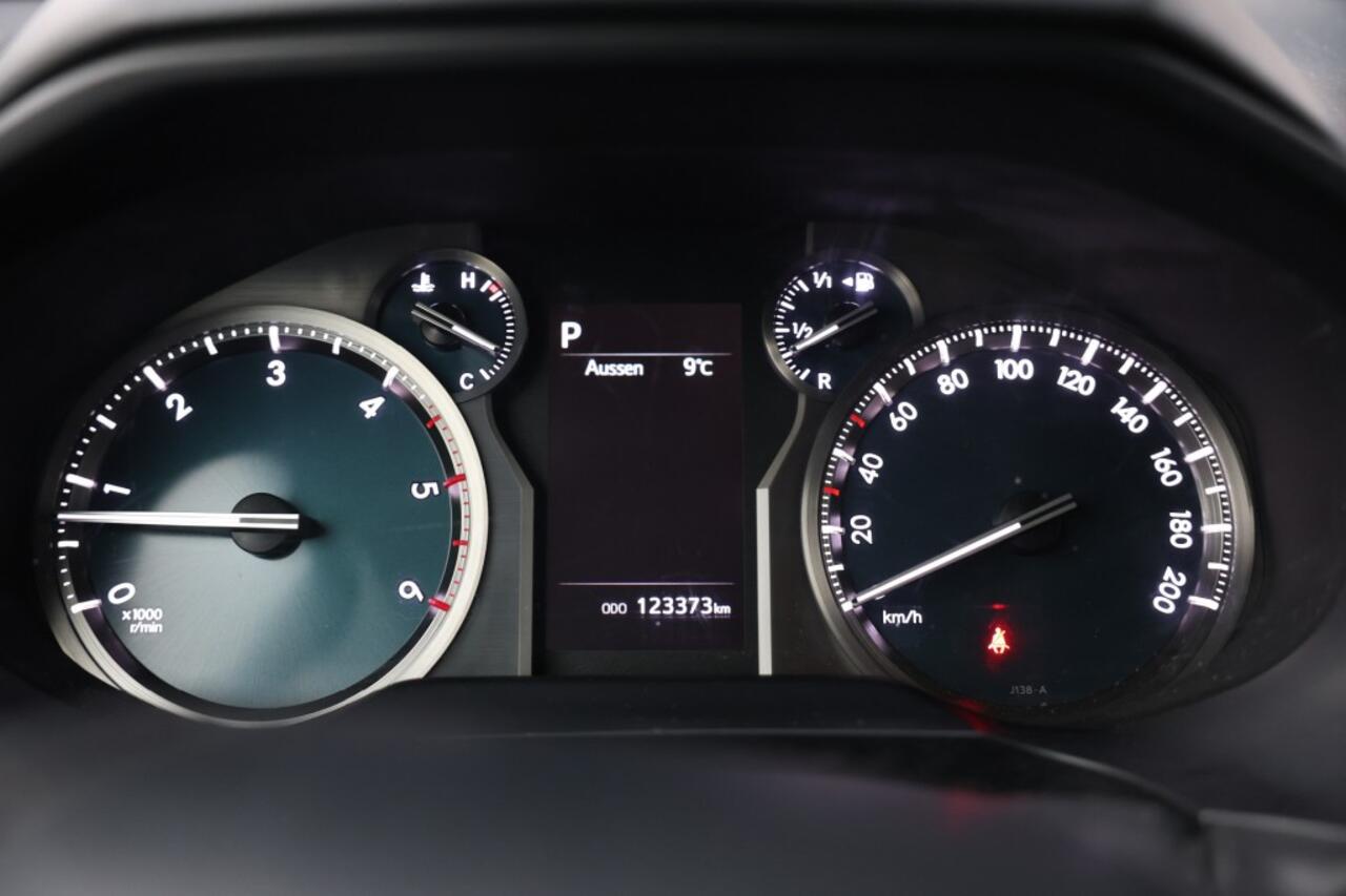 Toyota LAND CRUISER 150 2.8 D-4D 3DRS CHALLENGER A/T VAN