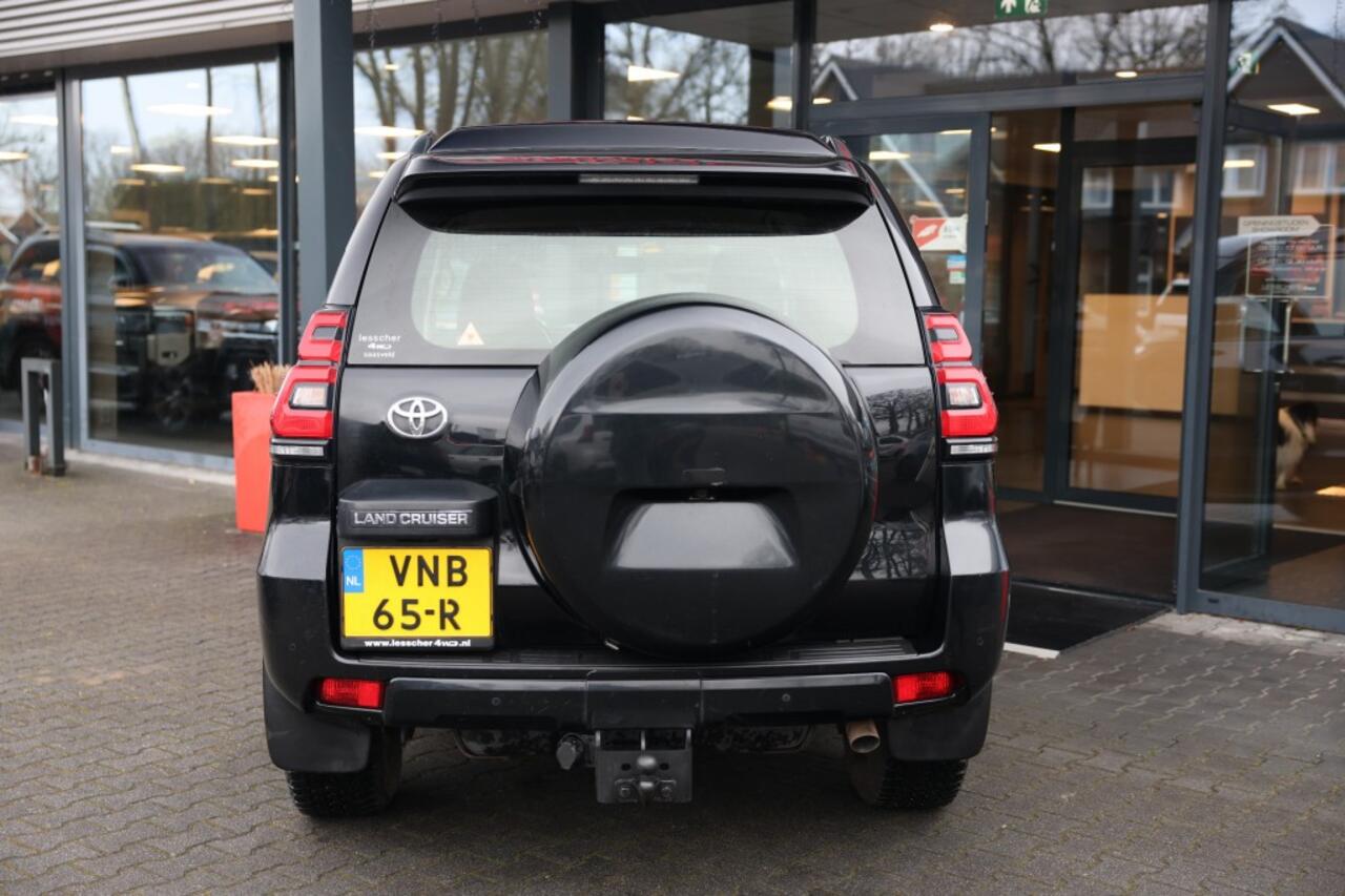 Toyota LAND CRUISER 150 2.8 D-4D 3DRS CHALLENGER A/T VAN