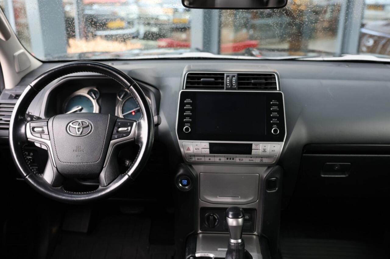 Toyota LAND CRUISER 150 2.8 D-4D 3DRS CHALLENGER A/T VAN