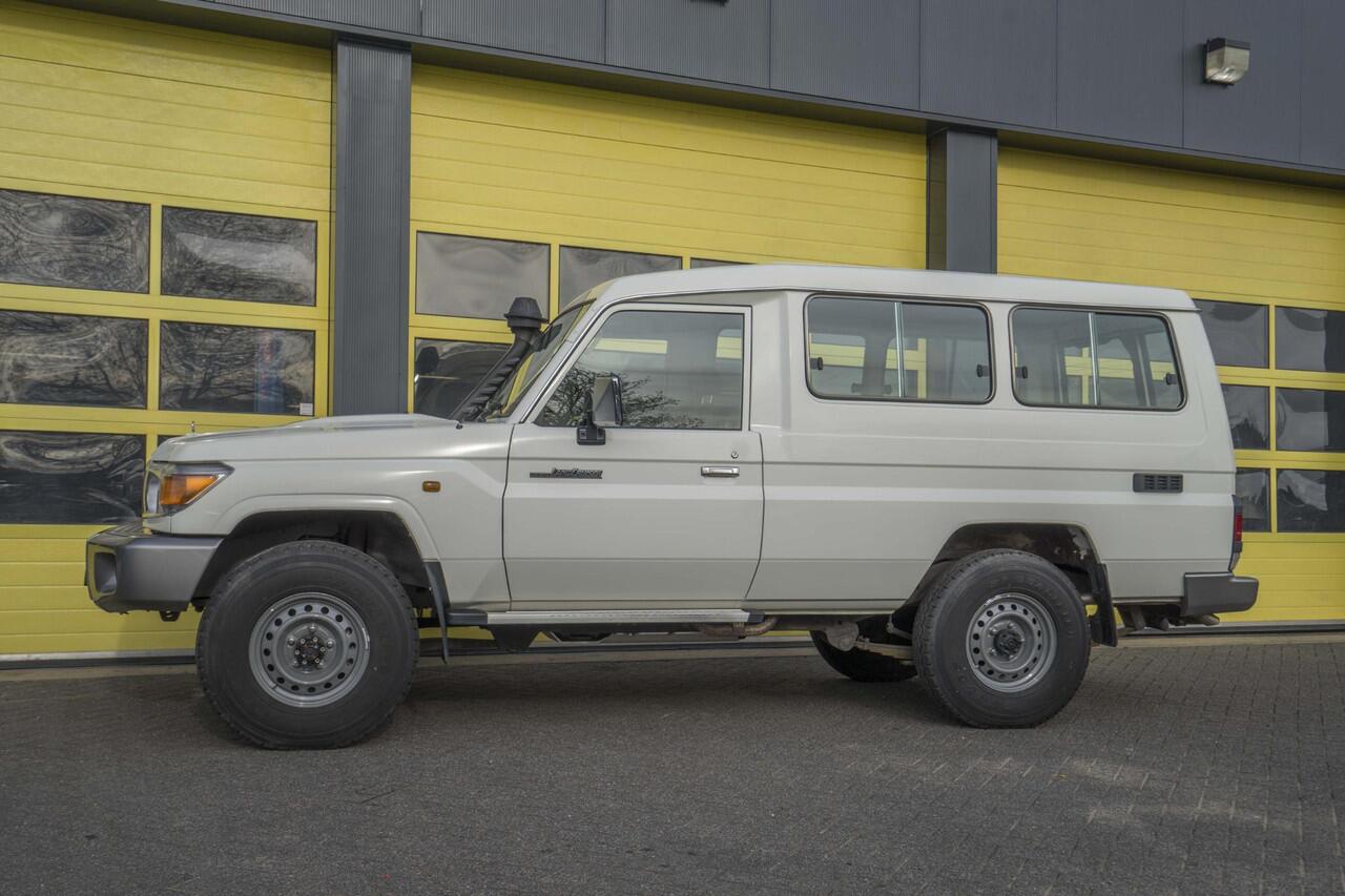 Toyota LAND CRUISER Landcruiser GRJ 78 4.0 V6 Euro6 Airco NL Kenteken