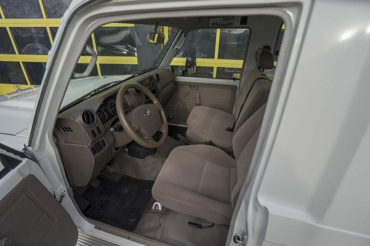 Toyota LAND CRUISER Landcruiser GRJ 78 4.0 V6 Euro6 Airco NL Kenteken