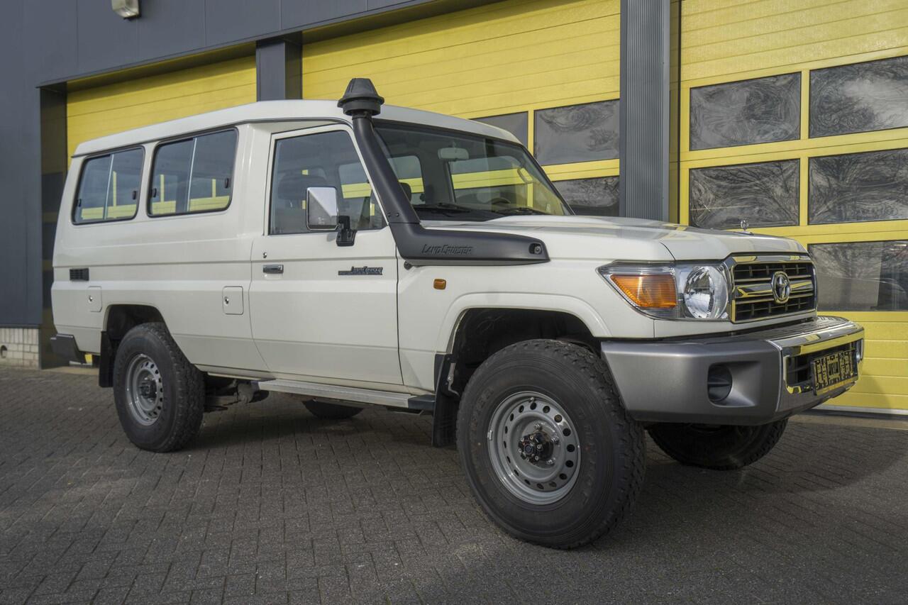 Toyota LAND CRUISER Landcruiser GRJ 78 4.0 V6 Euro6 Airco NL Kenteken