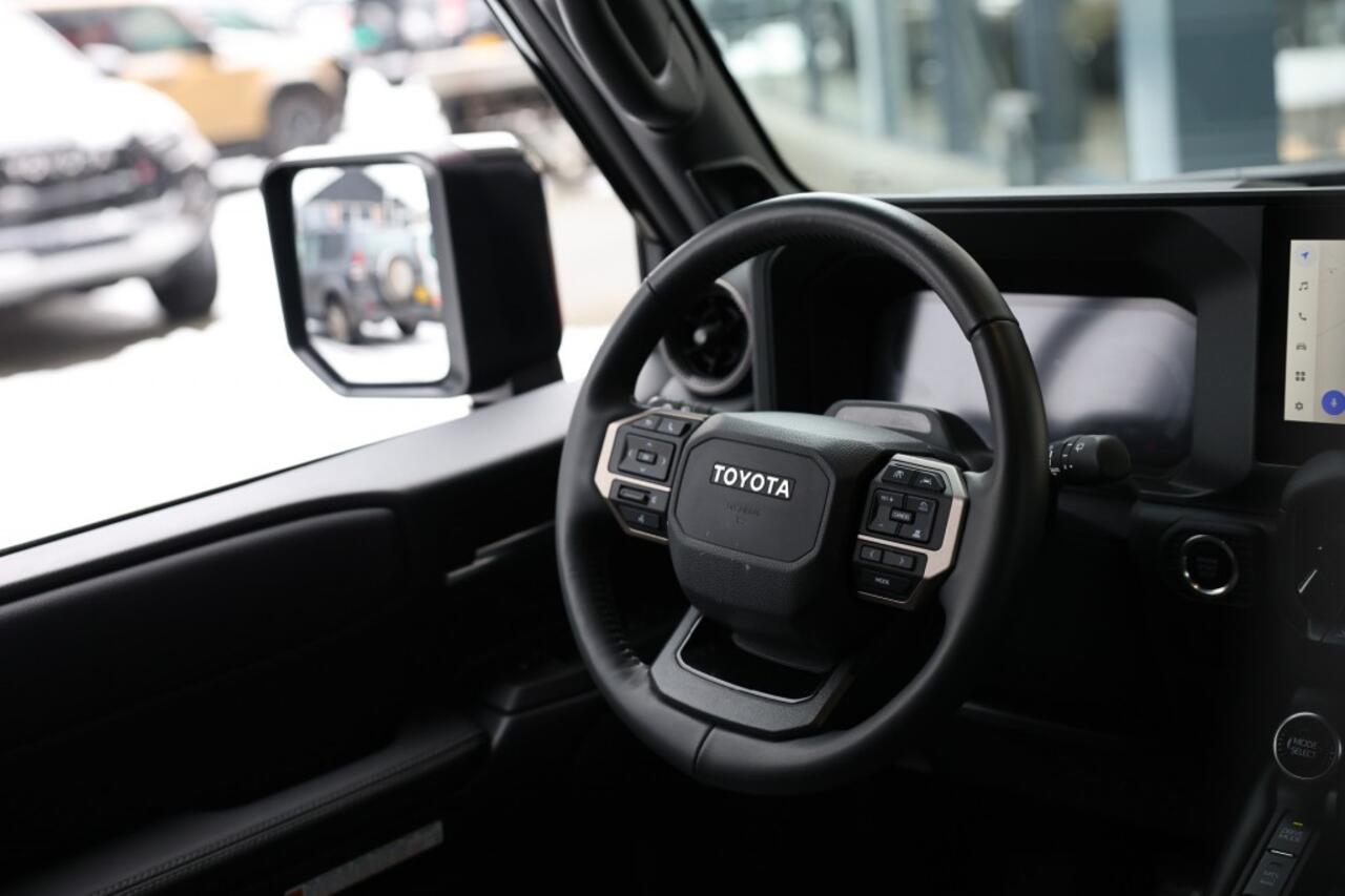 Toyota LAND CRUISER 2.8 D-4D 5DRS PROFESSIONAL A/T VAN