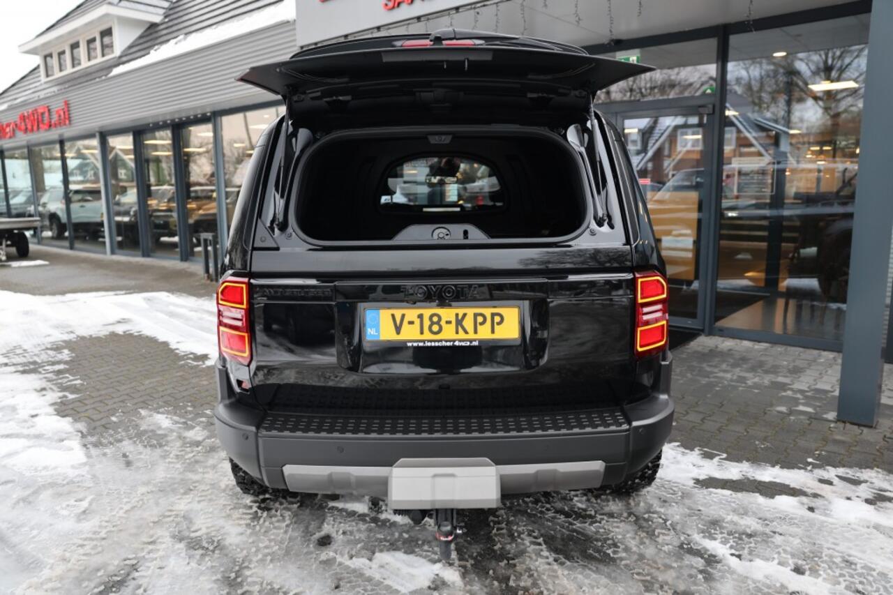 Toyota LAND CRUISER 2.8 D-4D 5DRS PROFESSIONAL A/T VAN