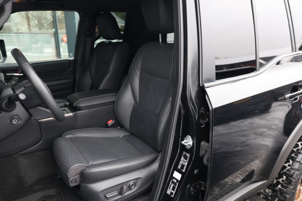 Toyota LAND CRUISER 2.8 D-4D 5DRS PROFESSIONAL A/T VAN