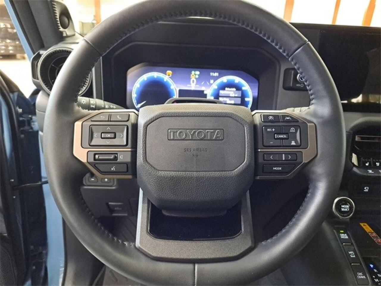 Toyota LAND CRUISER 2,4 Hybrid / petrol PREMIUM