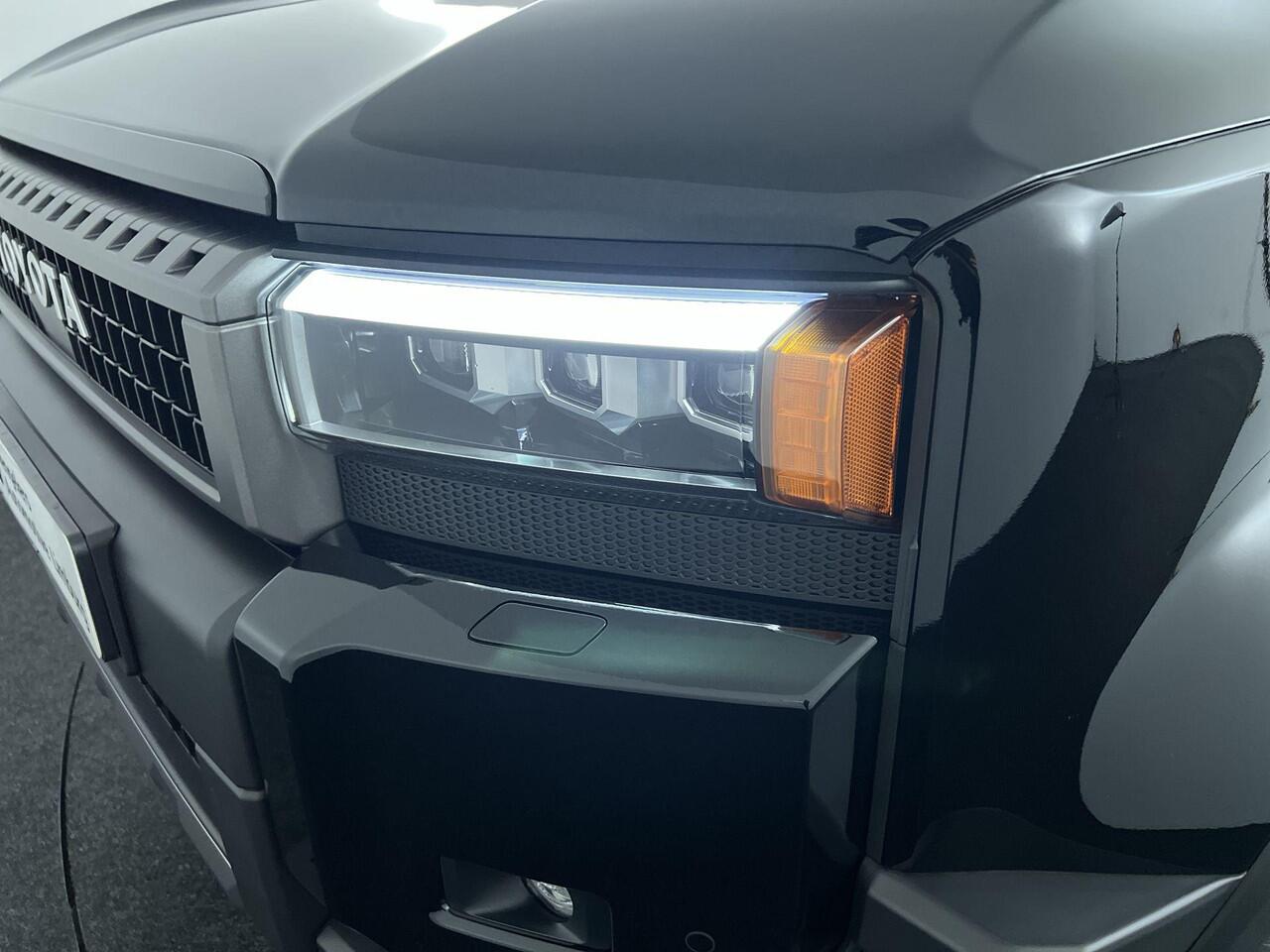 Toyota LAND CRUISER 2.8 D-4D Challenger 7p. *Prijs excl. BPM/BTW ¤77.000,- | Prijs op basis zakelijke koop |