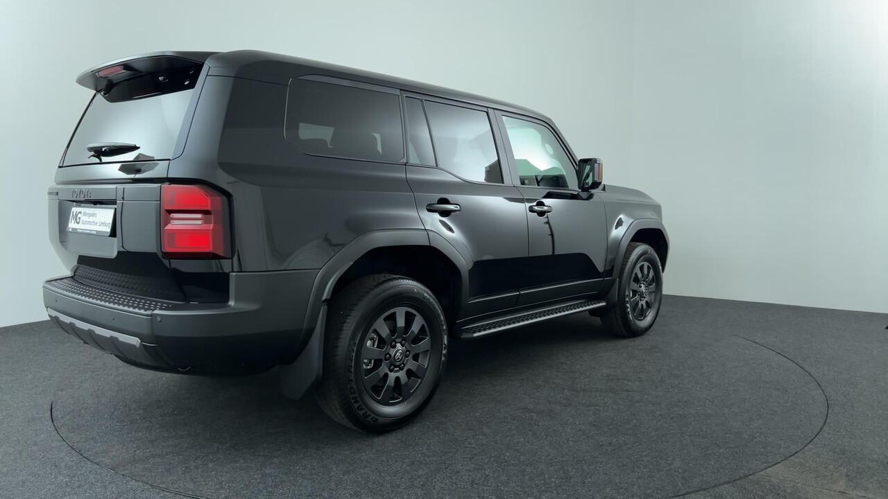 Toyota LAND CRUISER 2.8 D-4D Challenger 7p. *Prijs excl. BPM/BTW ¤77.000,- | Prijs op basis zakelijke koop |