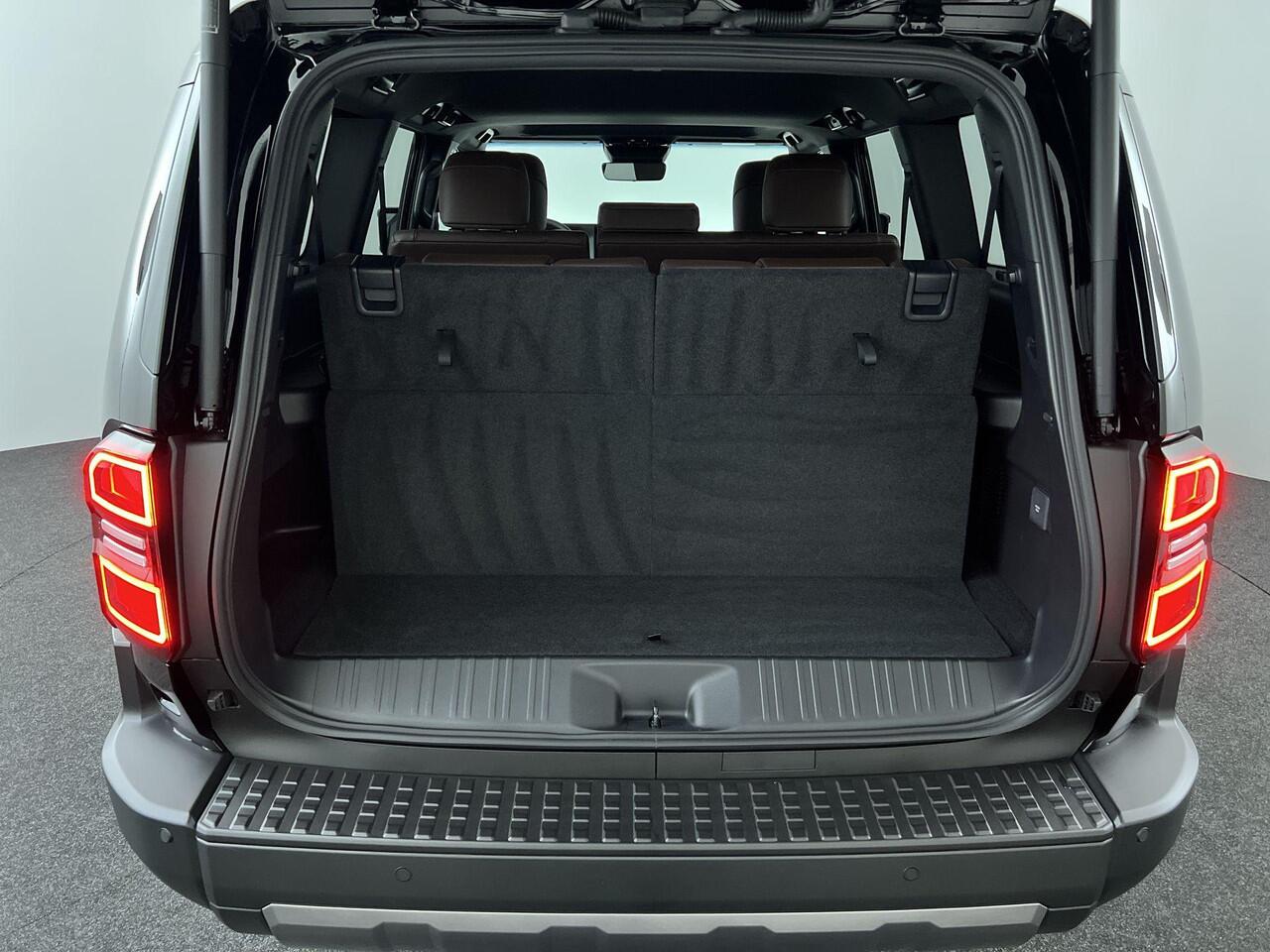 Toyota LAND CRUISER 2.8 D-4D Challenger 7p. *Prijs excl. BPM/BTW ¤77.000,- | Prijs op basis zakelijke koop |