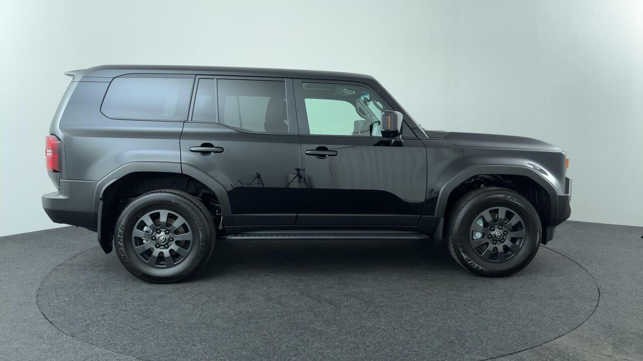 Toyota LAND CRUISER 2.8 D-4D Challenger 7p. *Prijs excl. BPM/BTW ¤77.000,- | Prijs op basis zakelijke koop |