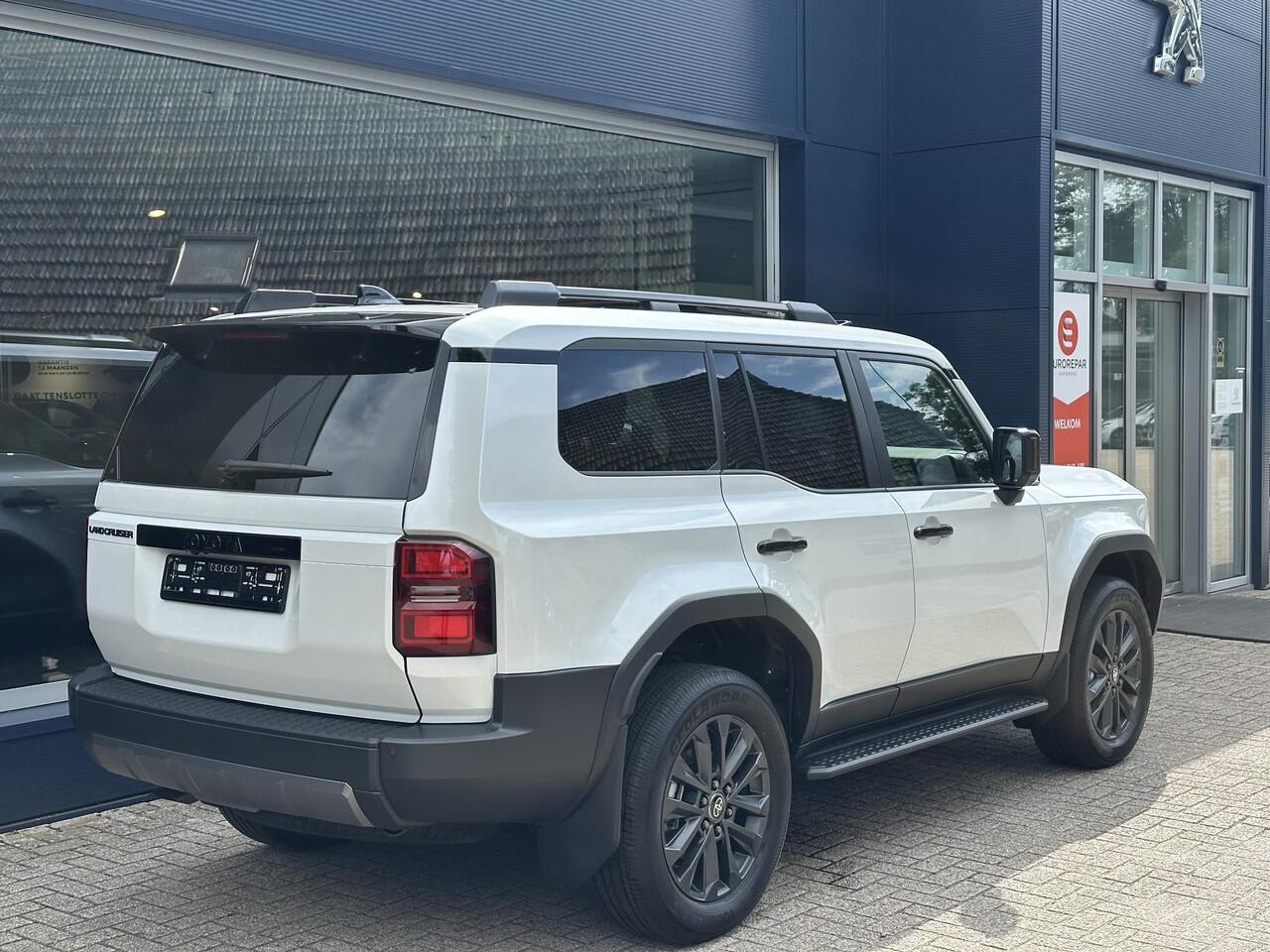 Toyota LAND CRUISER 2.8 D-4D President Prijs excl. BTW excl. BPM ¤ 69.500 | FULL OPTIONS | Navigatie | Panorama Schuif-Kanteldak | Volledig Lederen Bekleding | Off Road Pakket | LED Verlichting | JBL Audio | Elektrische Achterklep | Stoelverwarming en Koeling | Koelbox | 360