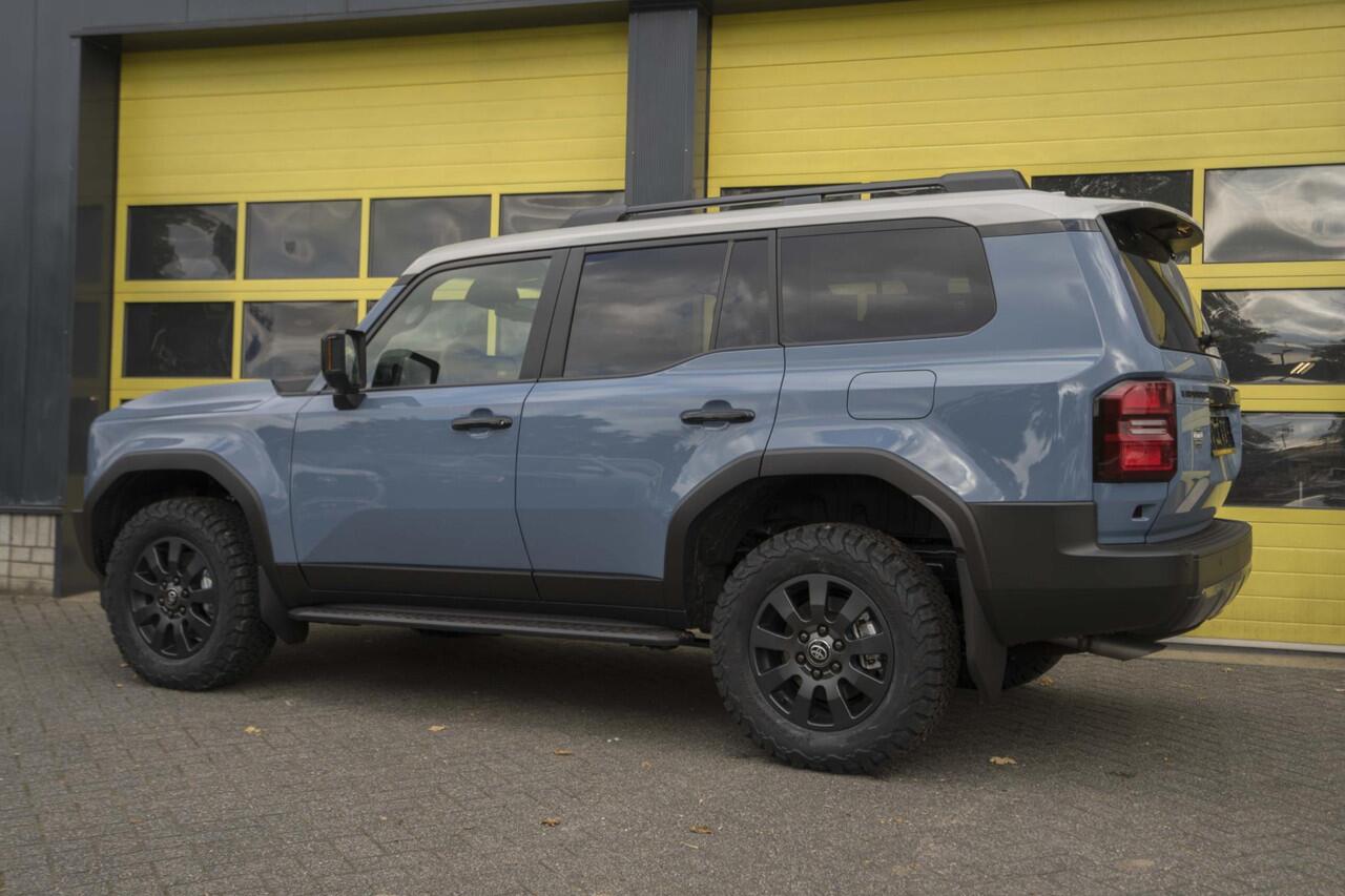 Toyota LAND CRUISER 2.8 D-4D First Edition Panoramdak Toyota Land Cruiser 2.8 D-4D First Edition