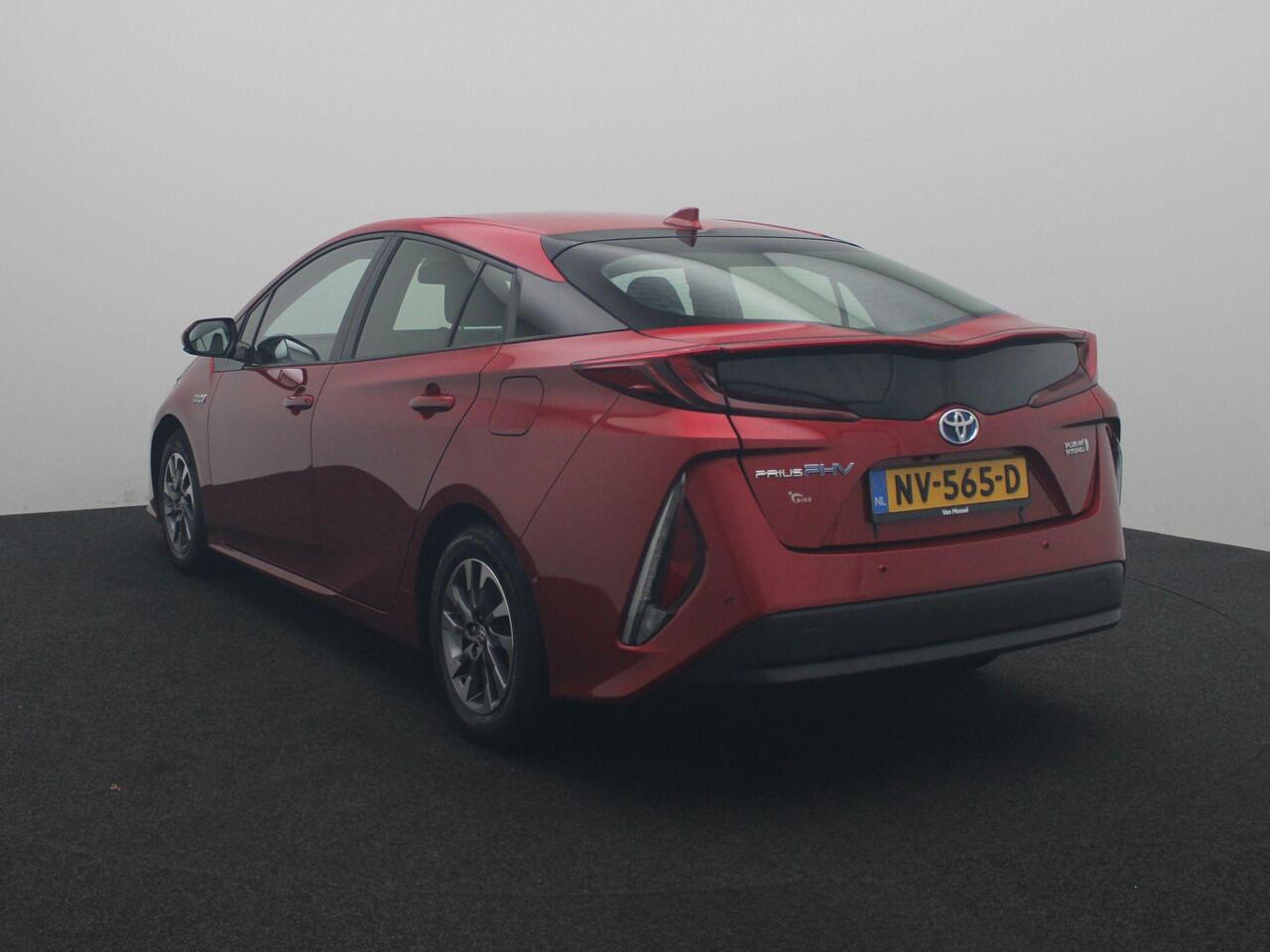 Toyota PRIUS 1.8 Plug-in Business Plus | Navi | Achteruitrijcamera + sensoren | Climate control | Head up display | Stoelverwarming | JBL Audio |