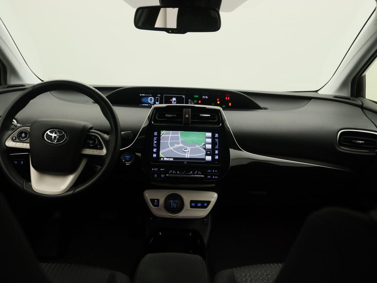 Toyota PRIUS 1.8 Plug-in Business Plus | Navi | Achteruitrijcamera + sensoren | Climate control | Head up display | Stoelverwarming | JBL Audio |