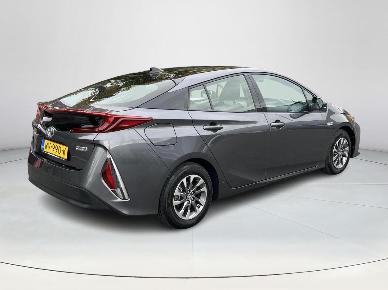 Toyota PRIUS 1.8 Plug-in Business Plus | Navigatie | Achteruitrijcamera | Zonnepaneel