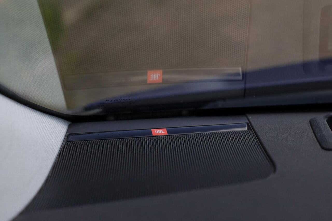 Toyota PRIUS 1.8 Full Hybrid ? LED ? JBL ? ACC