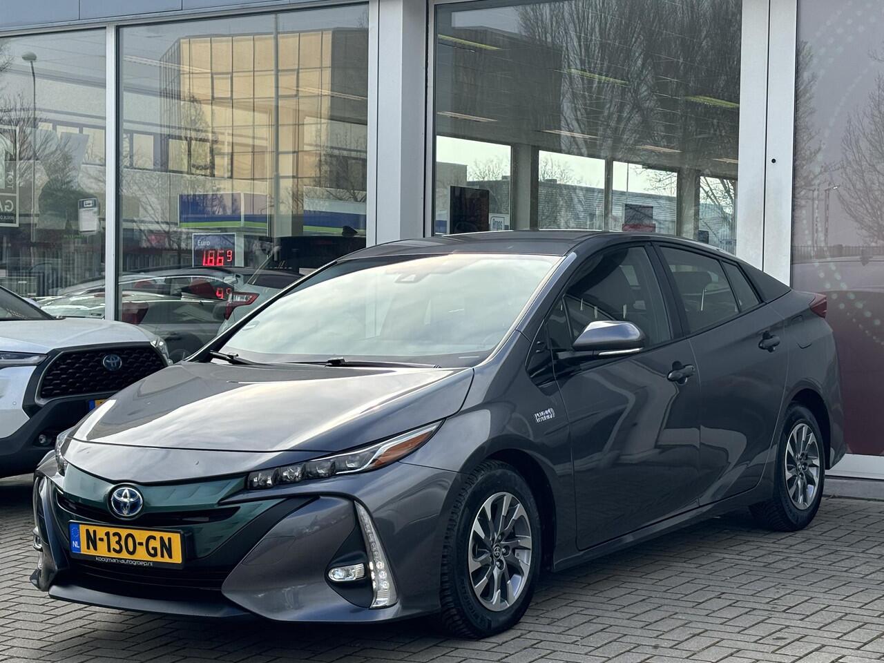 Toyota PRIUS 1.8 Plug-in Dynamic edition | NL-auto | BTW auto | Navigatie | HUD | Dodehoek detectie | Matrix LED | Winter pakket | Adaptive cruise control | Stoelverwarming | Climate control | PHEV |