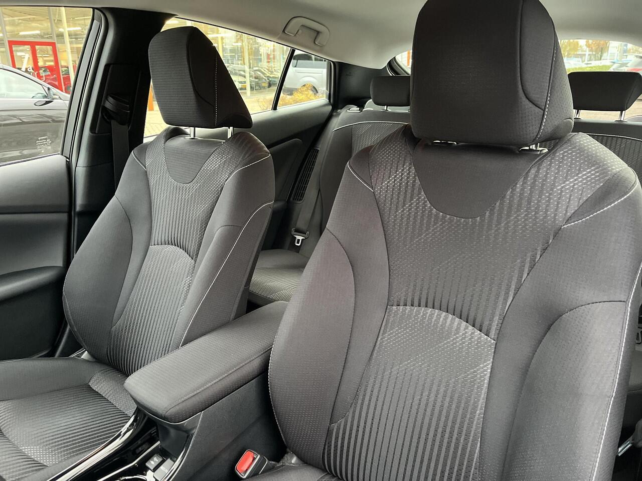 Toyota PRIUS 1.8 Plug-in Executive All-in prijs | Automaat | Navigatie | Parkeersensoren