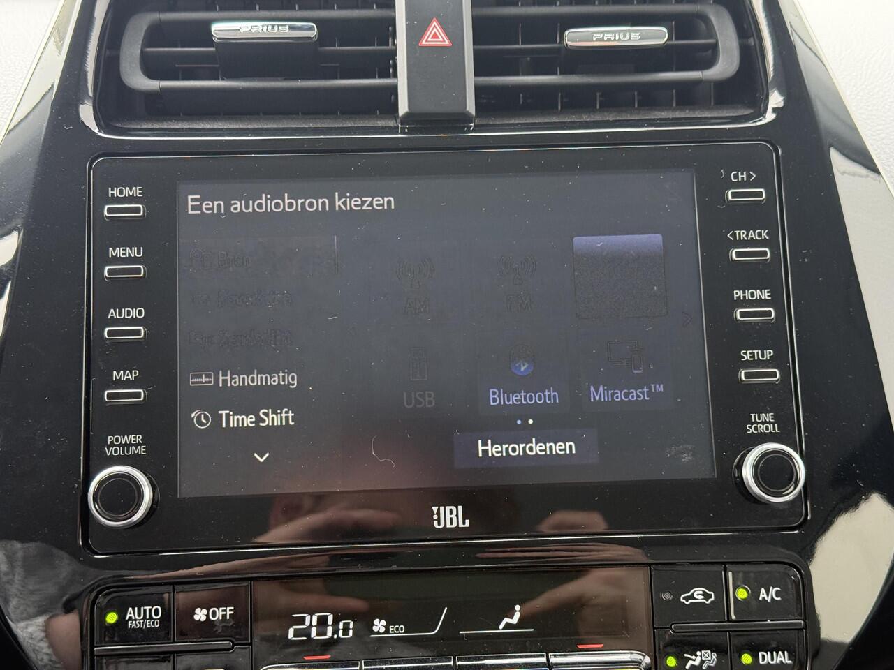 Toyota PRIUS 1.8 Plug-in Executive **NAVIGATIE/ LEDEREN BEKLEDING/ 360 CAMERA/ ADAPTIEF CRUISE CONTROL/ 36 MAANDEN GARANTIE**