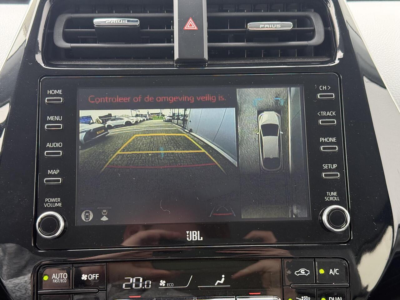 Toyota PRIUS 1.8 Plug-in Executive **NAVIGATIE/ LEDEREN BEKLEDING/ 360 CAMERA/ ADAPTIEF CRUISE CONTROL/ 36 MAANDEN GARANTIE**