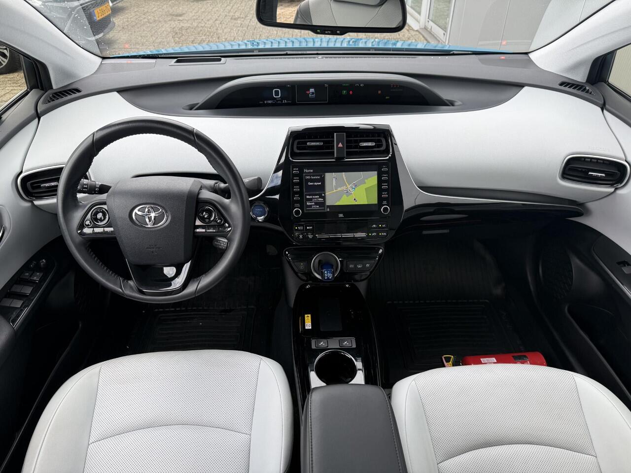 Toyota PRIUS 1.8 Plug-in Executive **NAVIGATIE/ LEDEREN BEKLEDING/ 360 CAMERA/ ADAPTIEF CRUISE CONTROL/ 36 MAANDEN GARANTIE**