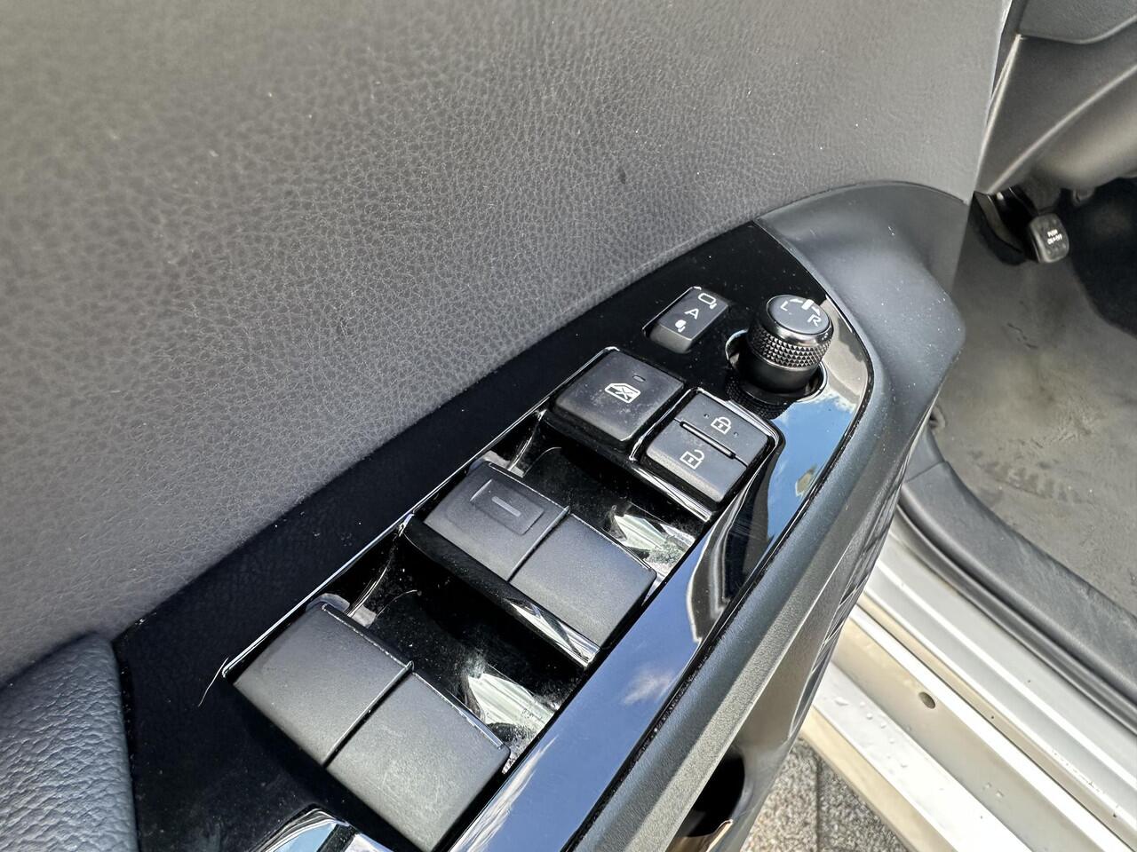 Toyota PRIUS 1.8 Dynamic NL auto, slechts 63000km! Dealeronderhouden, garantie tot 2031!