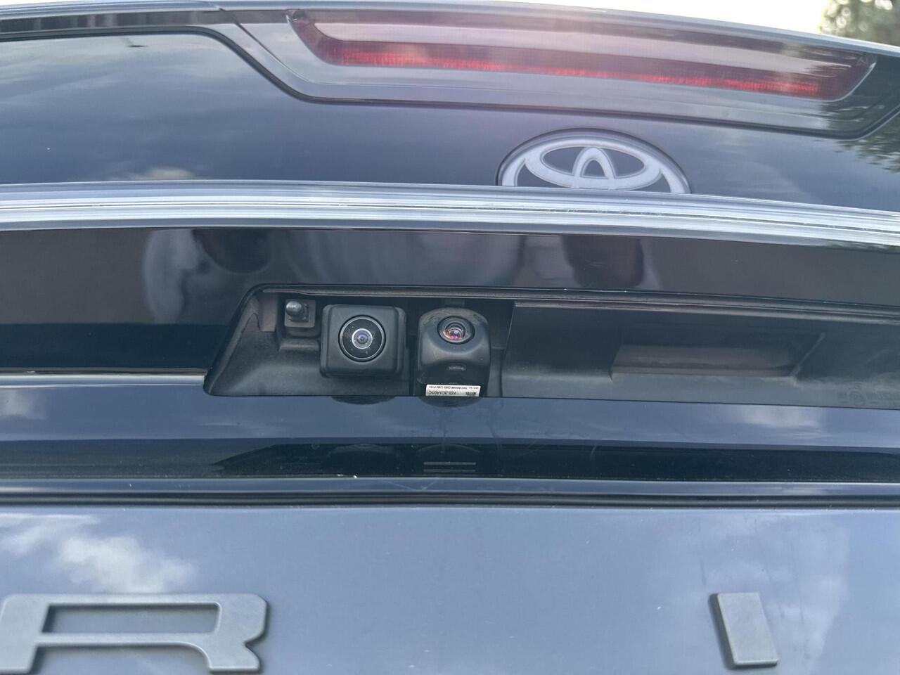 Toyota PRIUS 2.0 Plug-in Executive | Navigatie | Apple CarPlay/Android auto | Achteruitrijcamera | Elektrisch achterklep