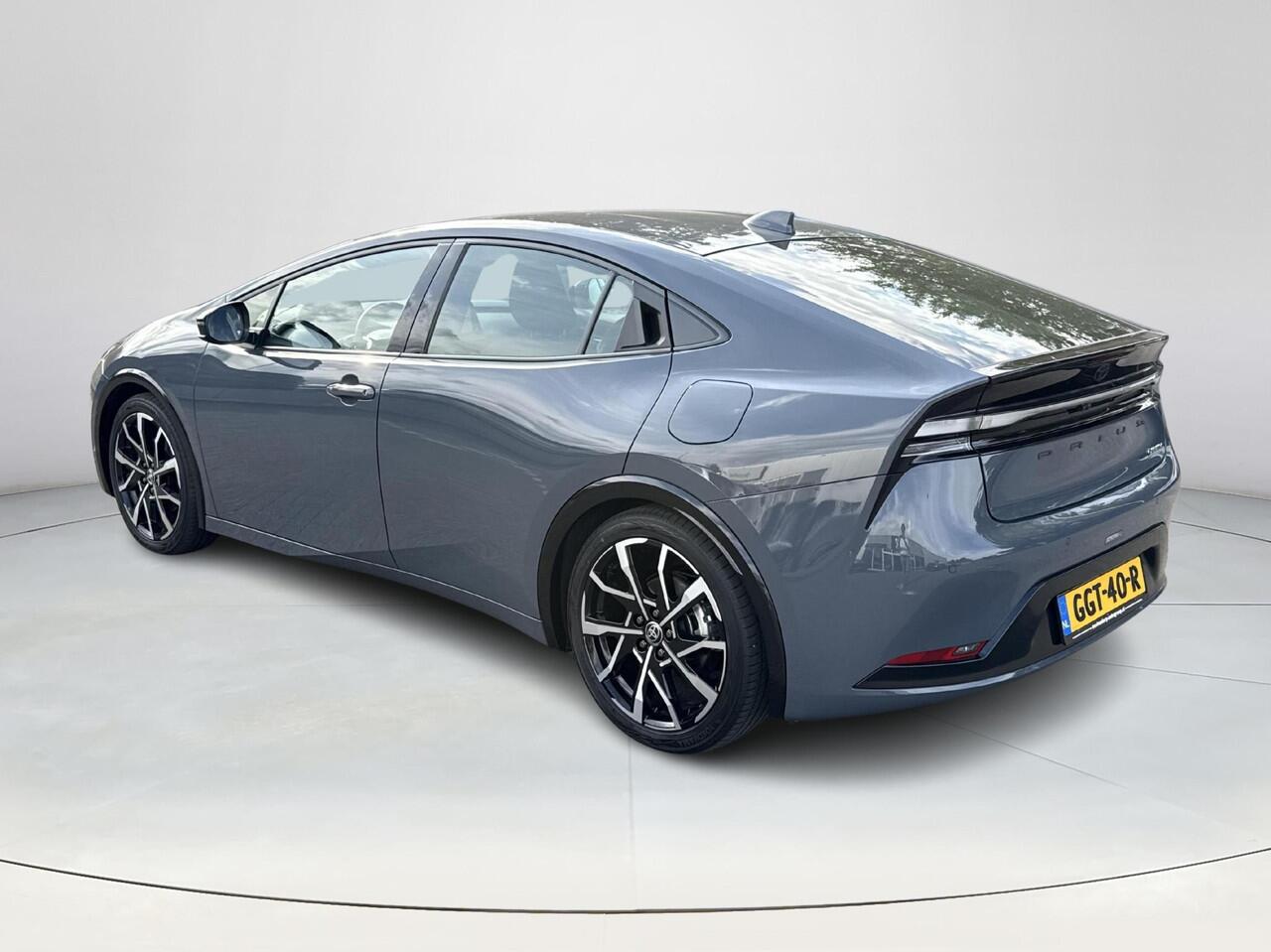 Toyota PRIUS 2.0 Plug-in Executive | Navigatie | Apple CarPlay/Android auto | Achteruitrijcamera | Elektrisch achterklep