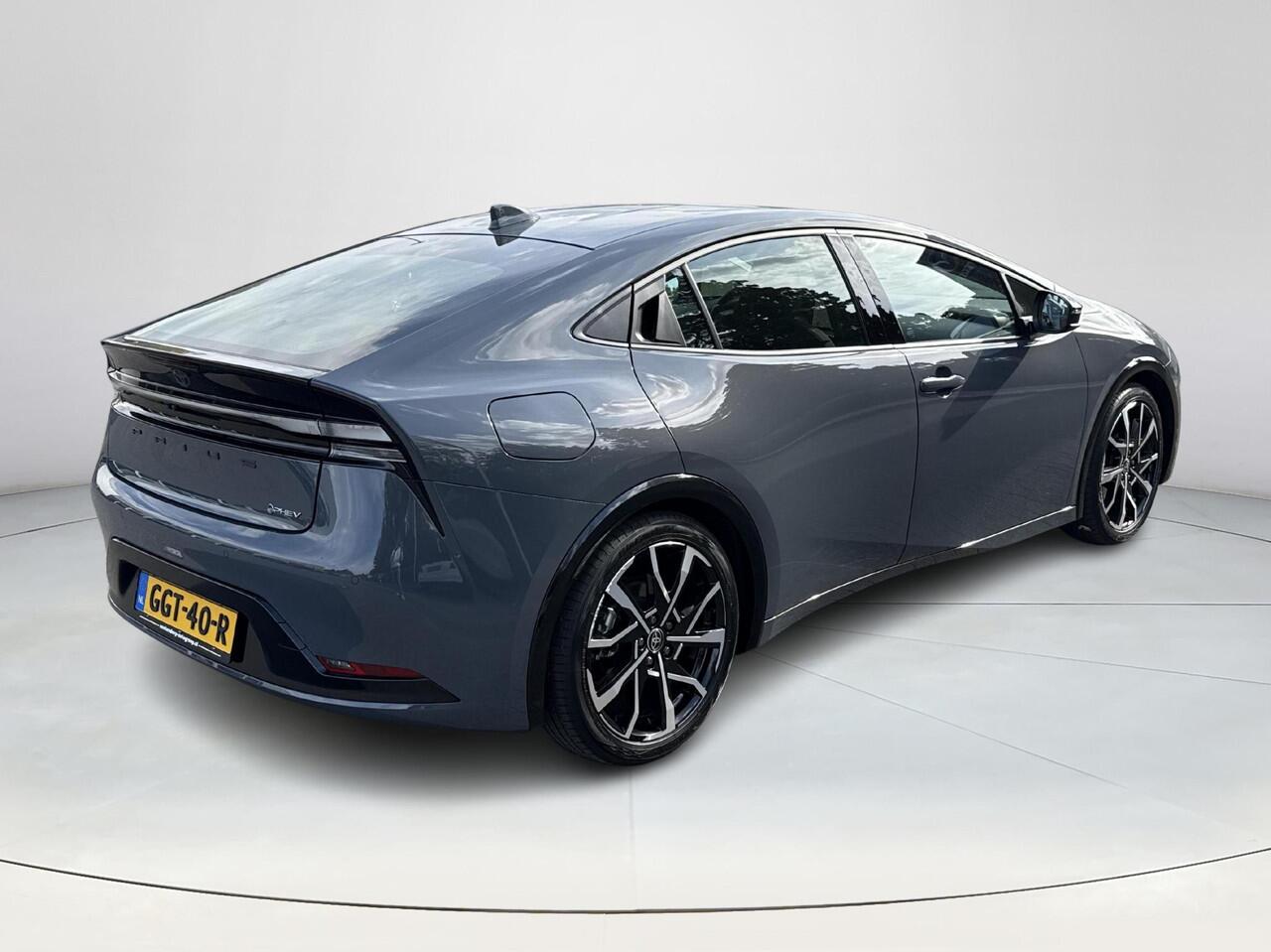 Toyota PRIUS 2.0 Plug-in Executive | Navigatie | Apple CarPlay/Android auto | Achteruitrijcamera | Elektrisch achterklep