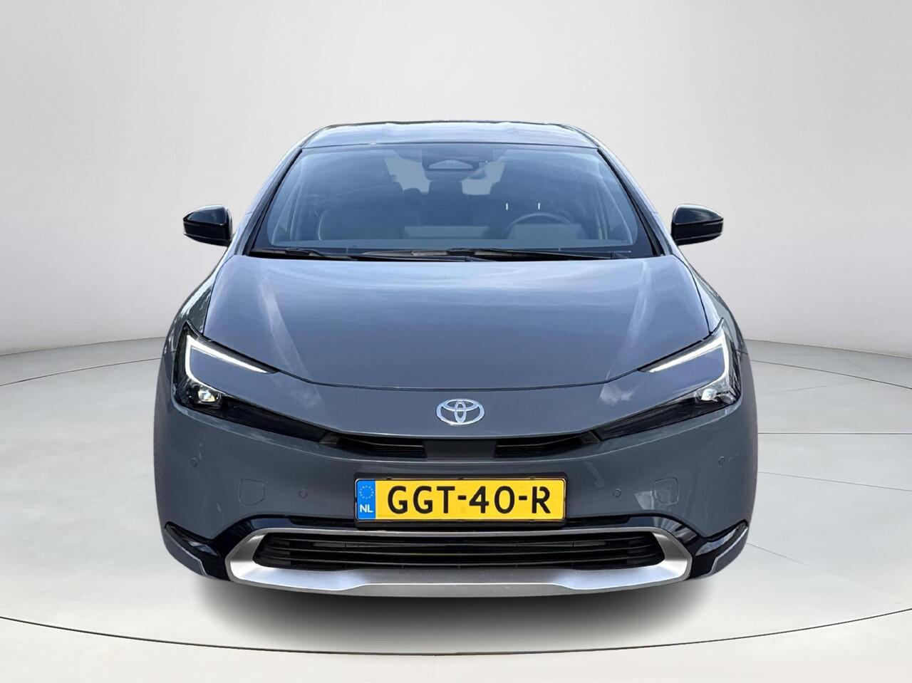 Toyota PRIUS 2.0 Plug-in Executive | Navigatie | Apple CarPlay/Android auto | Achteruitrijcamera | Elektrisch achterklep
