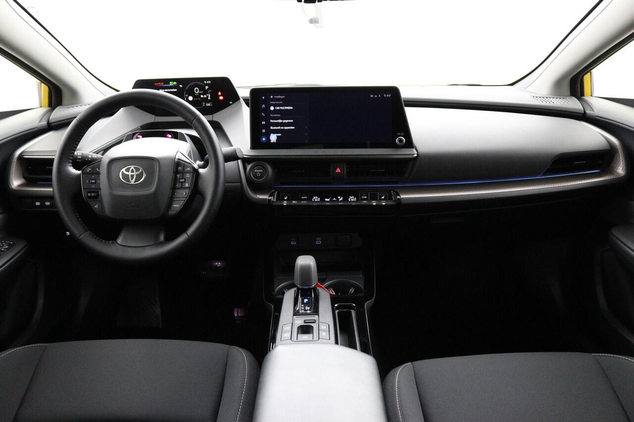 Toyota PRIUS 2.0 Plug-in Hybrid Executive | 220 pk | Stuur-Stoel en voorruitverwarming | Electrische achterklep |