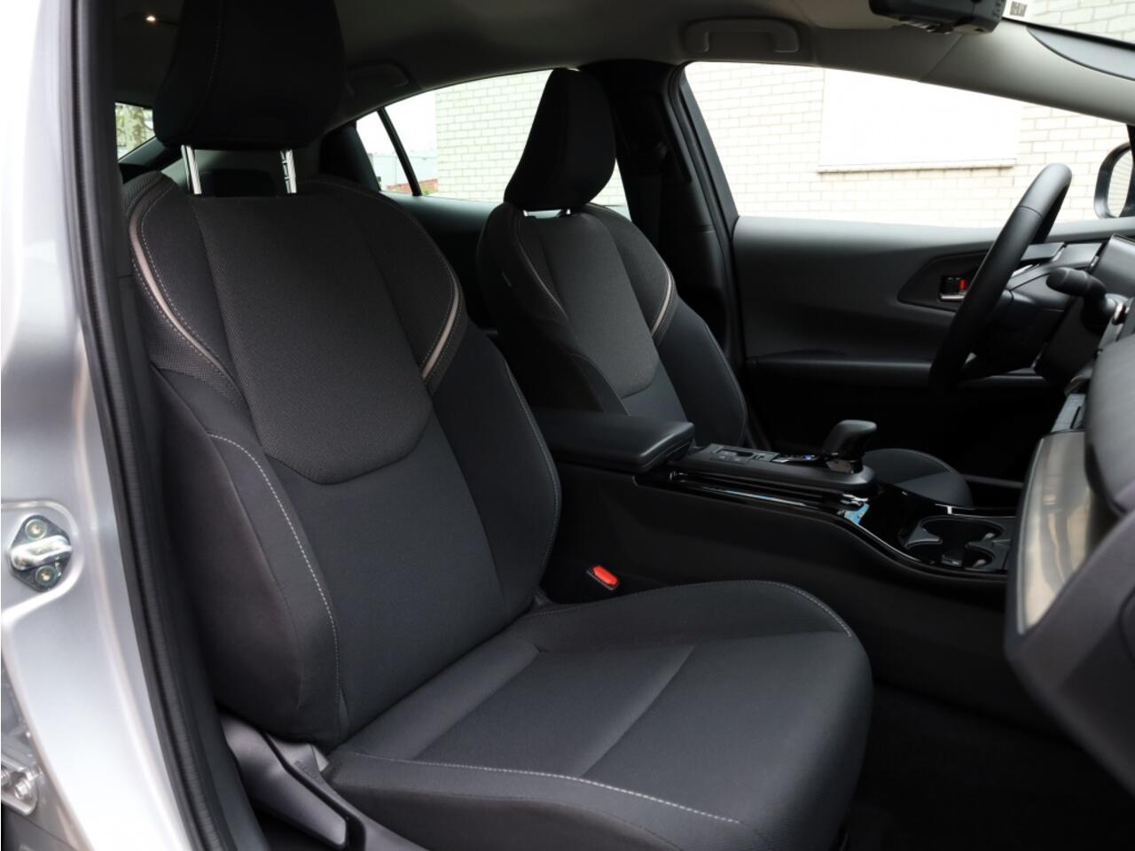 Toyota PRIUS 2.0 Plug-in Executive | El. Achterklep | Stoel/Stuurwielverwarm