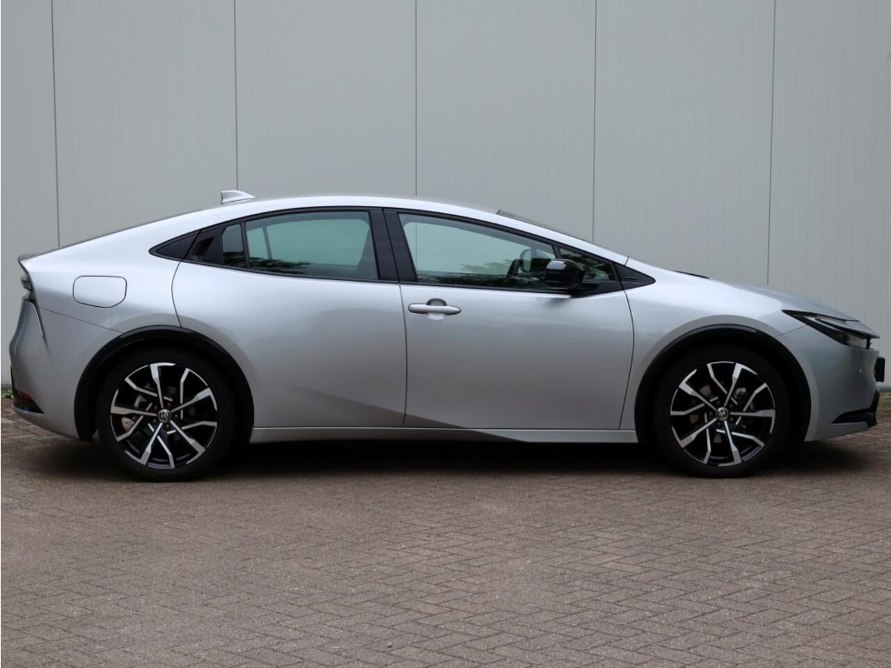 Toyota PRIUS 2.0 Plug-in Executive | El. Achterklep | Stoel/Stuurwielverwarm