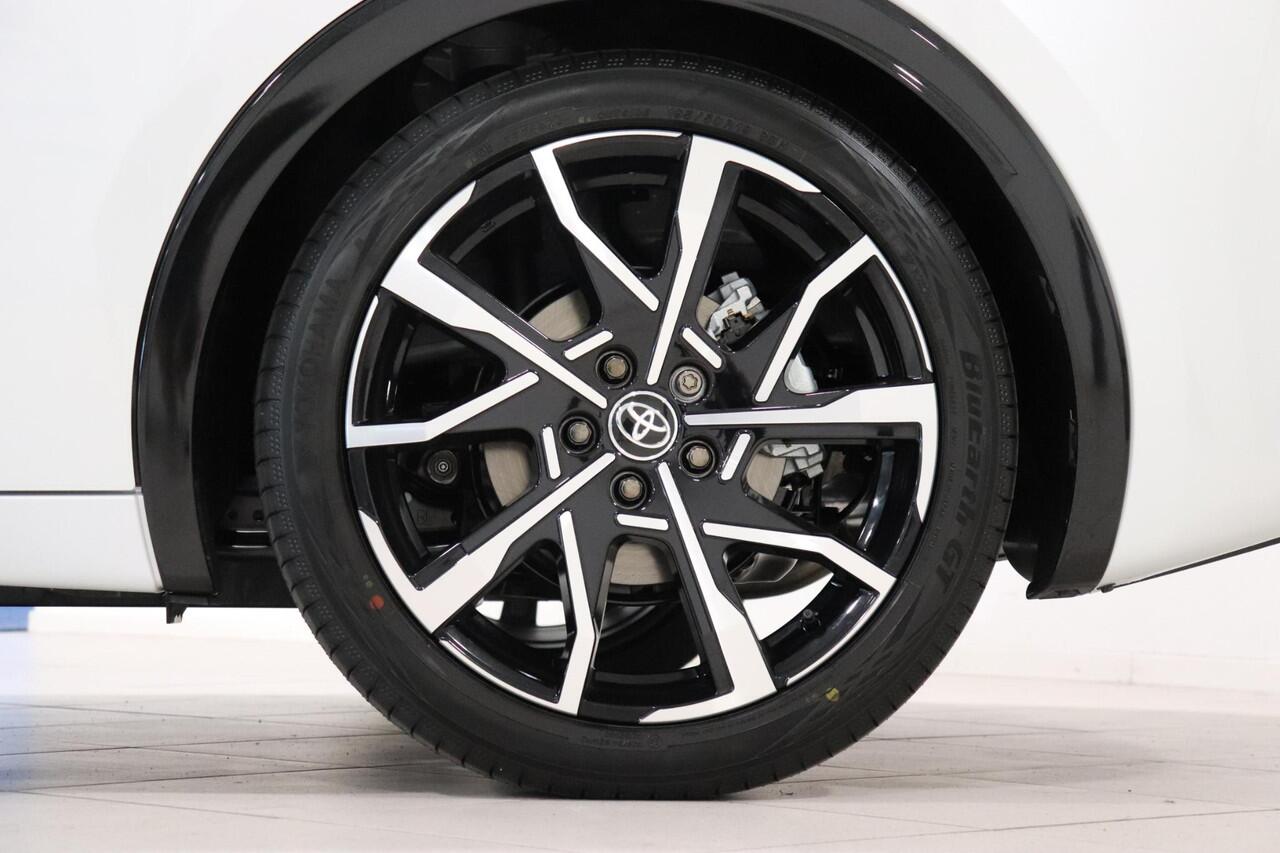 Toyota PRIUS Plug-in Hybrid 220 Executive, Blind Spot, Apple Carplay & Android Auto, Stoel & Stuur verwarming, Parkeersensoren!