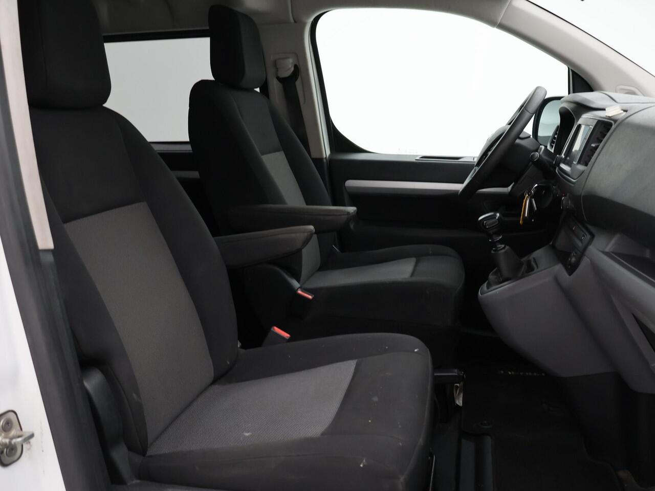 Toyota PROACE Worker 2.0 D-4D LONG DUBBEL CABINE + 2 SCHUIFDEUREN / NAVIGATIE / TREKHAAK / IMPERIAAL