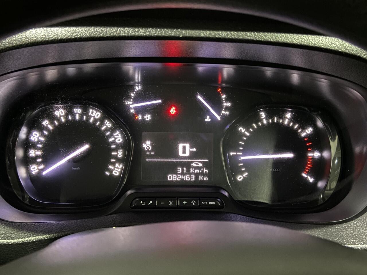 Toyota PROACE Worker 2.0 D-4D Cool Comfort Long | Betimmering | Trekhaak | Cruise Control |