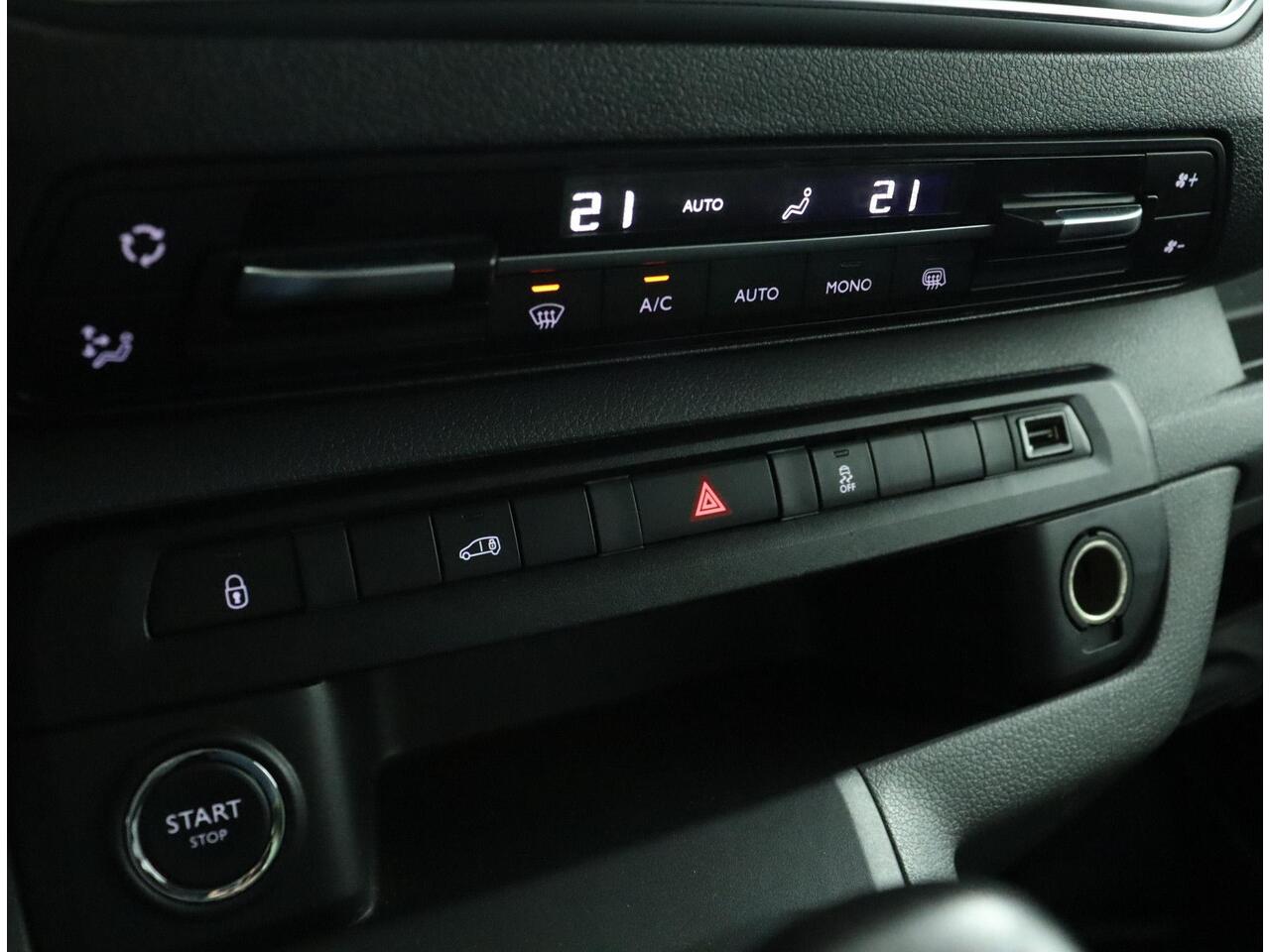 Toyota PROACE Worker 2.0 D-4D Professional | Airco | Vloer | Trekhaak |