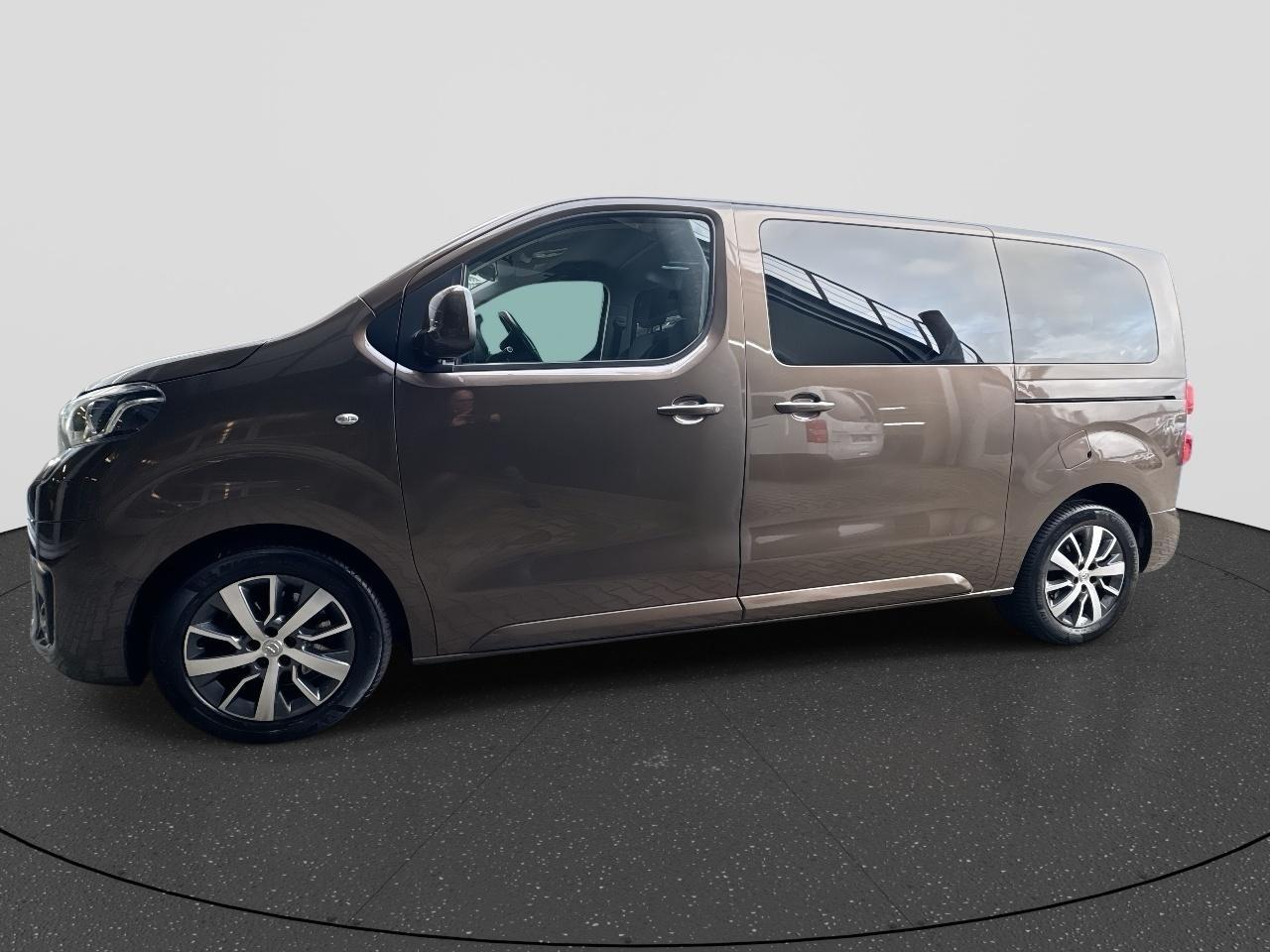 Toyota PROACE Verso 1.5 D-4D Dynamic Medium | Rijklaar | 8-Persoons | Info: 06-11738929 | PDC | PANO | NAVI