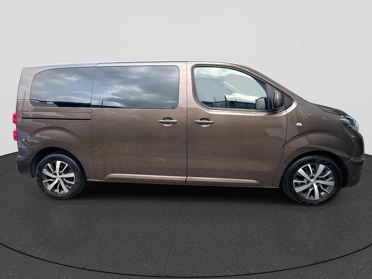 Toyota PROACE Verso 1.5 D-4D Dynamic Medium | Rijklaar | 8-Persoons | Info: 06-11738929 | PDC | PANO | NAVI