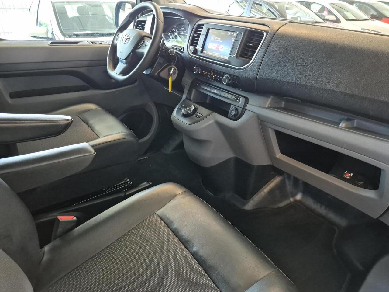 Toyota PROACE Worker 2.0 D-4D Navigator Long | Automaat | Trekhaak | Navigatie | Stoelverwarming |