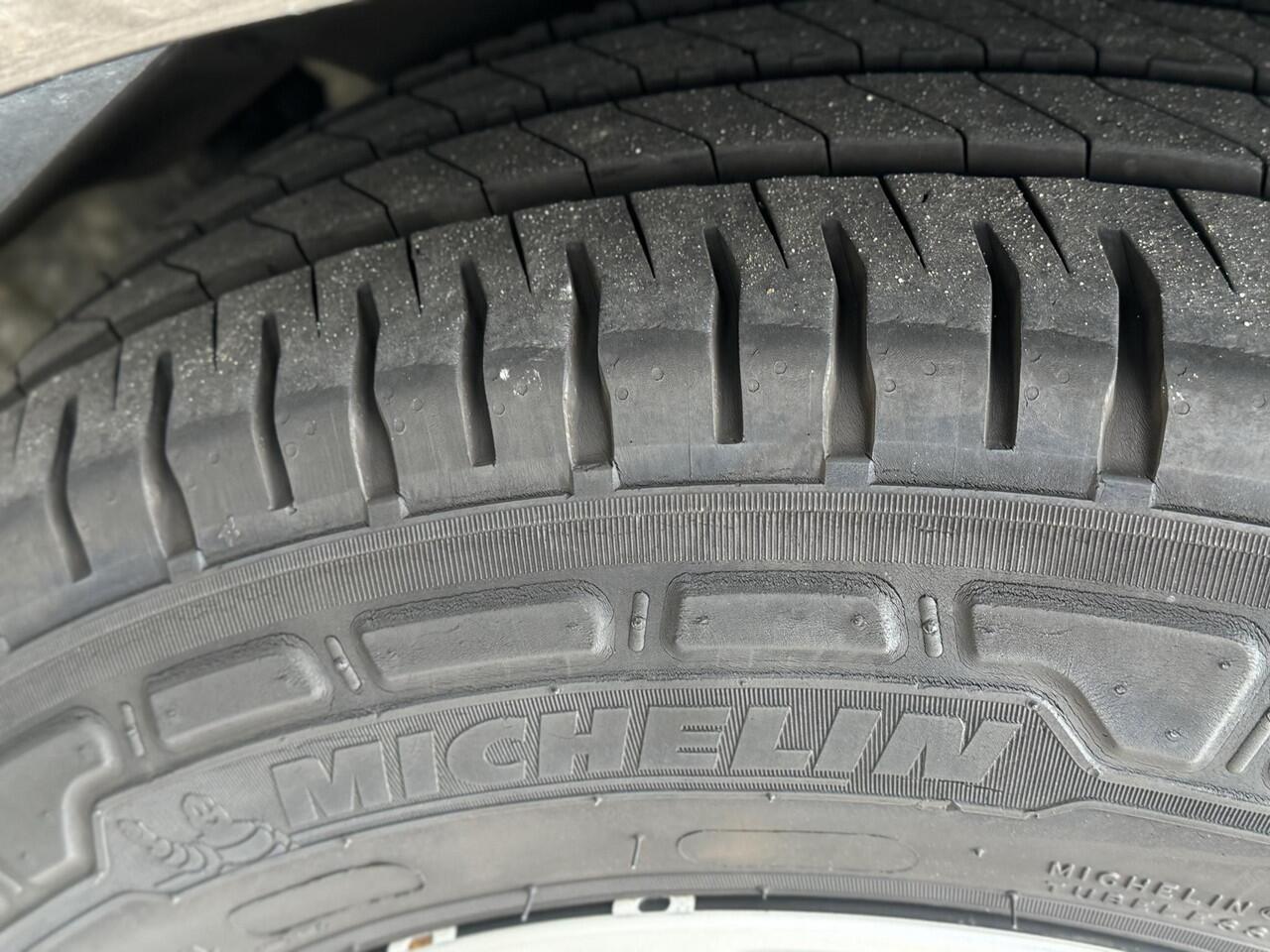 Toyota PROACE Shuttle 2.0 D-4D Navigator Long 9P | EX BPM