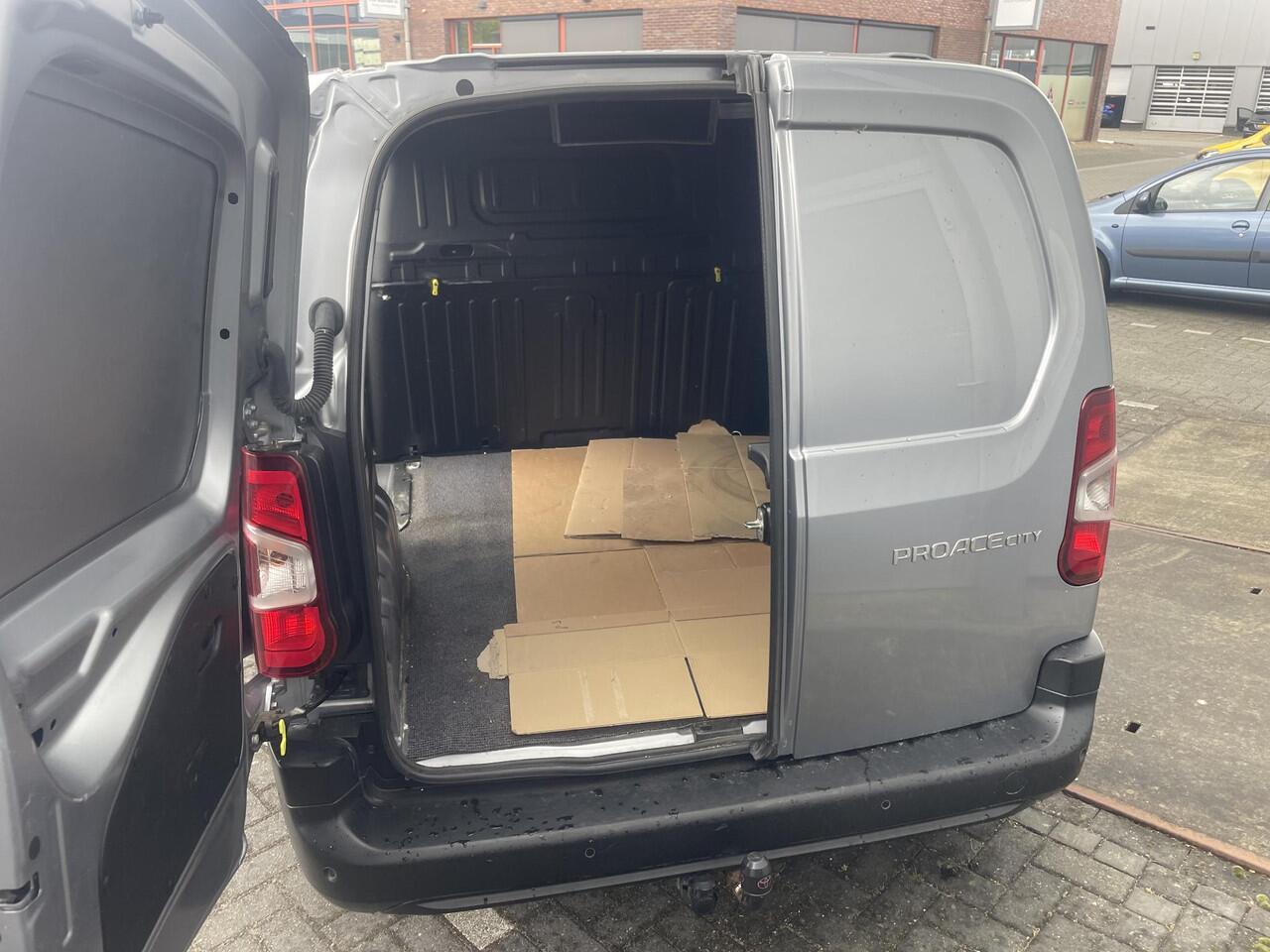 Toyota PROACE CITY 1.5 D-4D Live | 2 schuifdeuren | Apple Carplay/Android Auto | Camera | 29.000 km