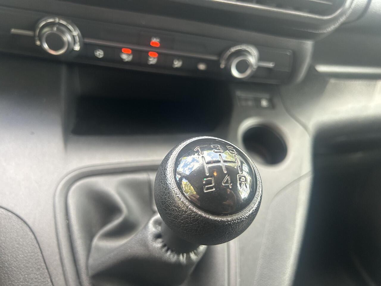 Toyota PROACE CITY 1.5 D-4D Cool Comfort | Inrichting | Side bars | Velgen |