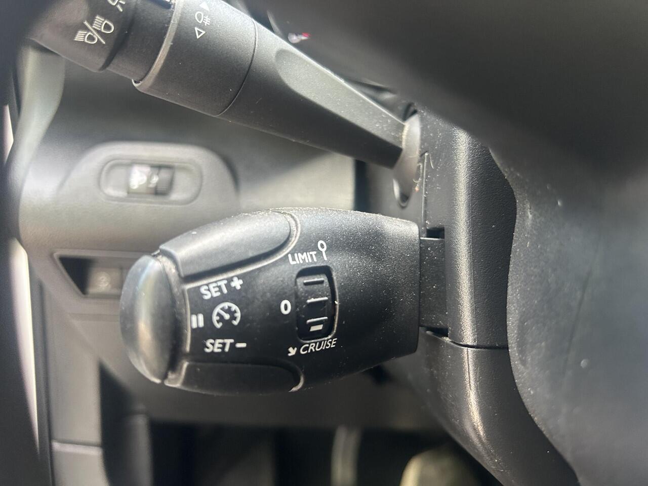 Toyota PROACE CITY 1.5 D-4D Cool Comfort | Inrichting | Side bars | Velgen |