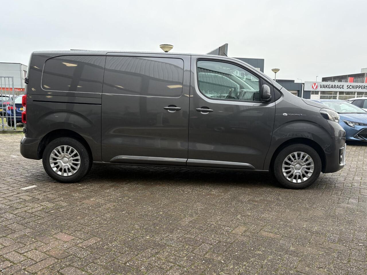 Toyota PROACE Worker Electric Professional Standard Range 50kWh L1
