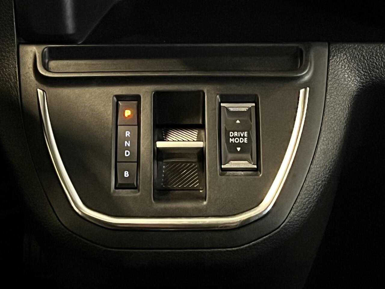 Toyota PROACE Electric Shuttle Long Extra Range Cool 75 kWh 9 pers. Navigatie Apple Carplay/Android Auto Parkeersensoren Cruise Control Lichtmetalen velgen Getinte ramen Airco