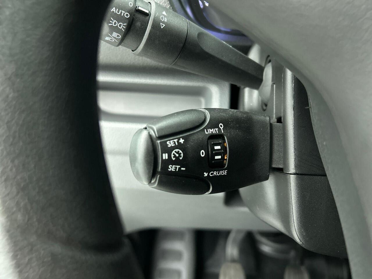 Toyota PROACE Worker 2.0 D-4D Live 2.0D 145 pk Airco Carplay Navi Cruise Control 3-Zits 39000 km