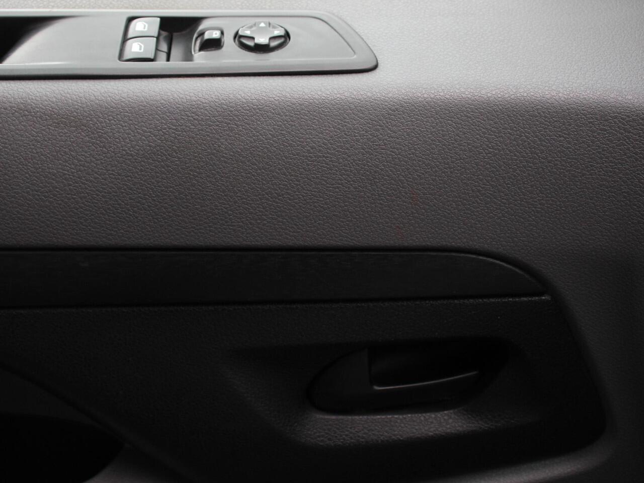 Toyota PROACE Shuttle 2.0 D-4D Cool Comfort Long | 9 persoons | Airco | Cruise Control | Bluetooth |