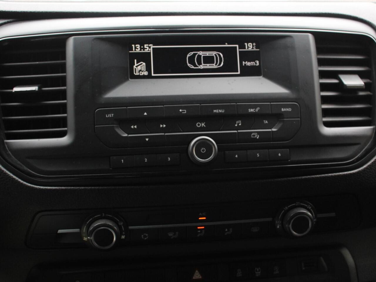 Toyota PROACE Shuttle 2.0 D-4D Cool Comfort Long | 9 persoons | Airco | Cruise Control | Bluetooth |