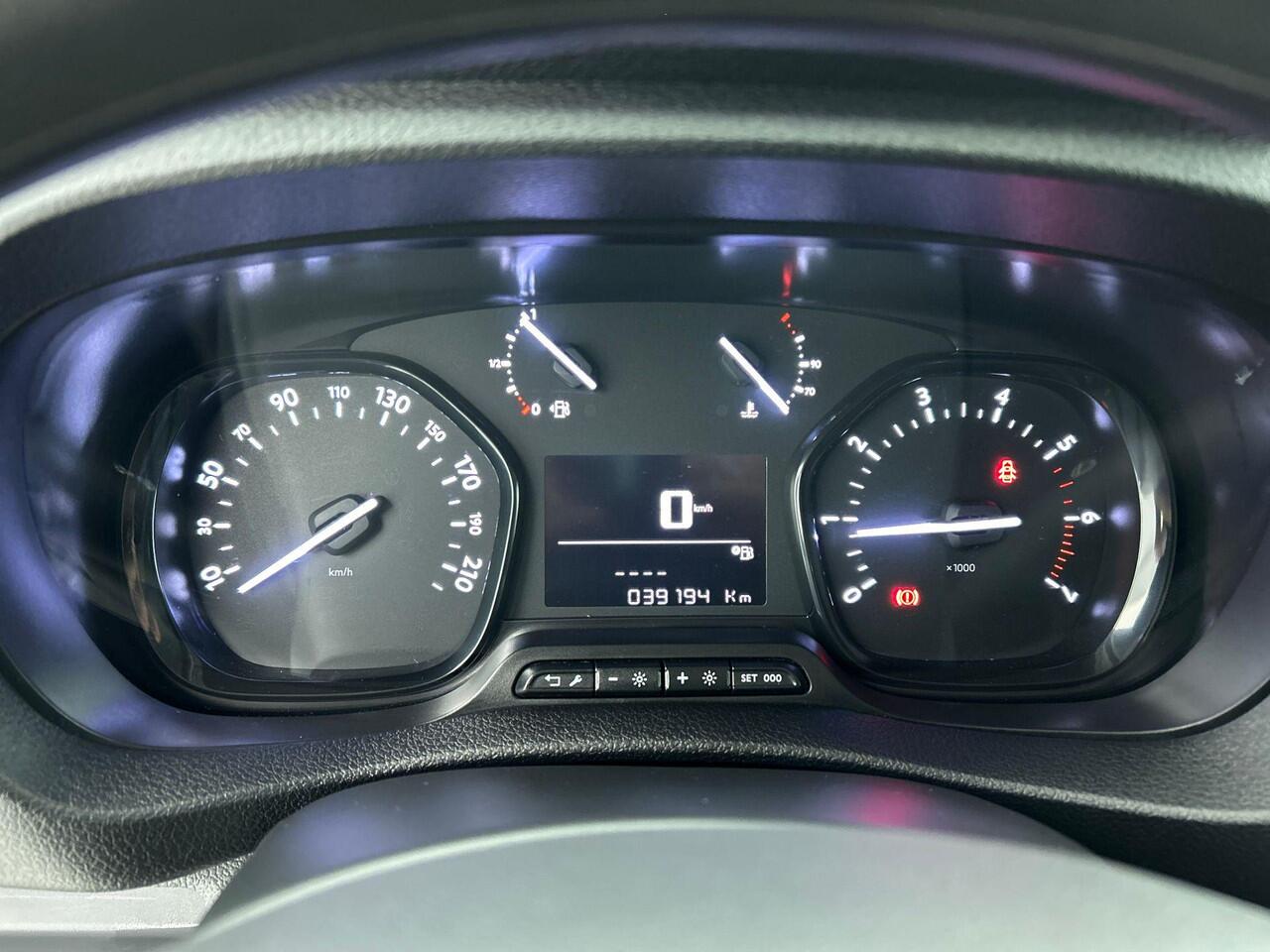 Toyota PROACE Worker 2.0 D-4D Live 2.0D 145 pk Airco Carplay Navi Cruise Control 3-Zits 39000 km